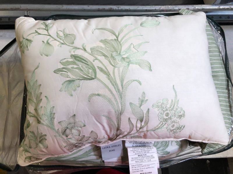 Photo 3 of Green Natalie Comforter Set (Full/Queen) - Laura Ashley