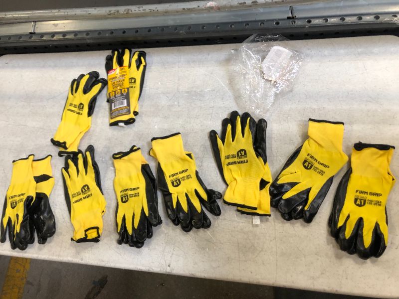 Photo 3 of Large Nitrile Coated Work Gloves (9 Pair)--only 9 