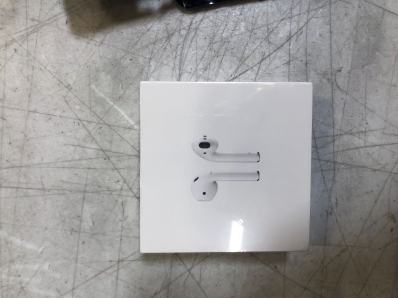 Photo 3 of Apple AirPods (2nd Generation)
