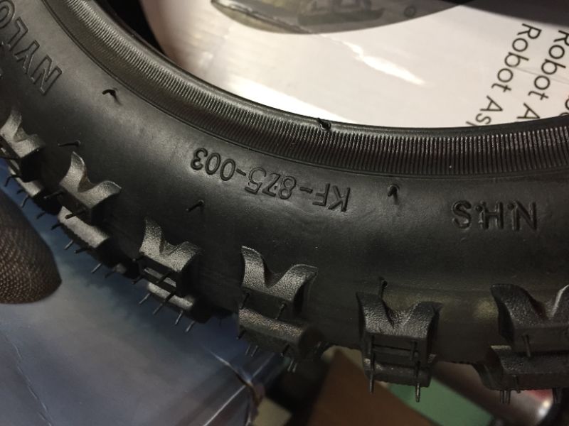 Photo 4 of 2.50-10 kf8z5-003 tire with inner tube 