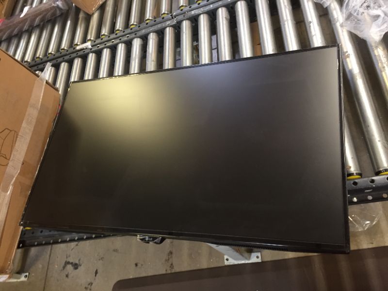 Photo 2 of LG 43UN700-B 43 Inch Class UHD (3840 X 2160) IPS Display with USB Type-C and HDR10 with 4 HDMI inputs, Black ----- monitor turns on but shows no image. 