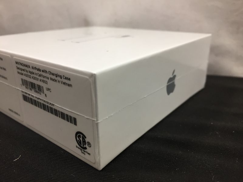 Photo 5 of ***Brand New Factory Sealed**Apple AirPods (2nd Generation)
