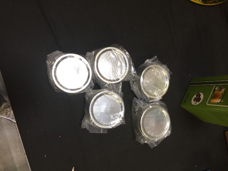 Photo 2 of 

100 Pcs Regular Mouth Canning Lids,70MM Mason Jar Canning Lids, Reusable Leak Proof Split-Type Silver Lids with Silicone Seals Rings