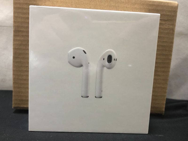 Photo 3 of Apple - AirPods with Charging Case (2nd generation) - White
Brand new factory sealed