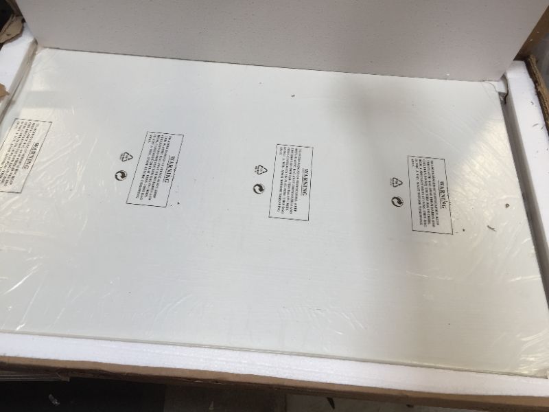 Photo 1 of 31in white desk