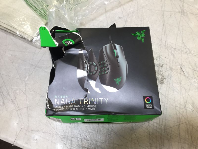 Photo 5 of Razer Razer Naga Trinity Gaming Mouse + Universal Grip Tape Bundle
