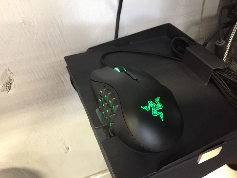 Photo 2 of Razer Razer Naga Trinity Gaming Mouse + Universal Grip Tape Bundle
