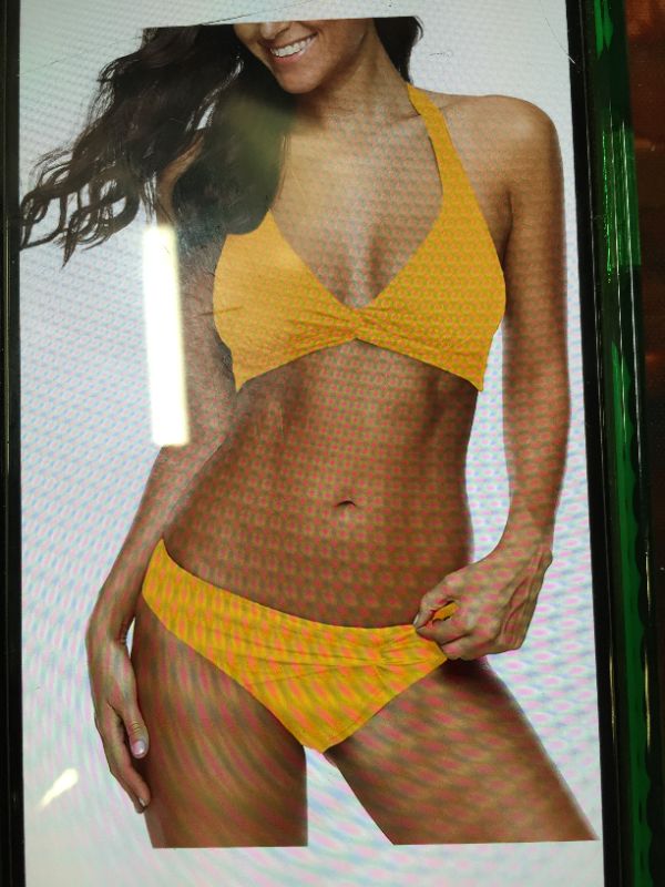 Photo 1 of LOOKBOOKSTORE WOMENS STRAPPY CUTOUT TRIANGLE 2 PC BATHING SUIT YELLOW
SIZE MEDIUM