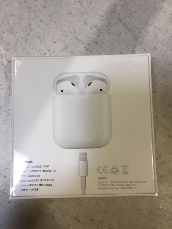 Photo 2 of Apple AirPods (2nd Generation)
