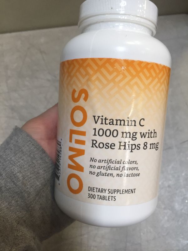Photo 4 of Amazon Brand - Solimo Vitamin C 1000 mg with Rose Hips 8 mg, 300 Tablets, Ten Month Supply
(factory sealed)
exp 06/2022