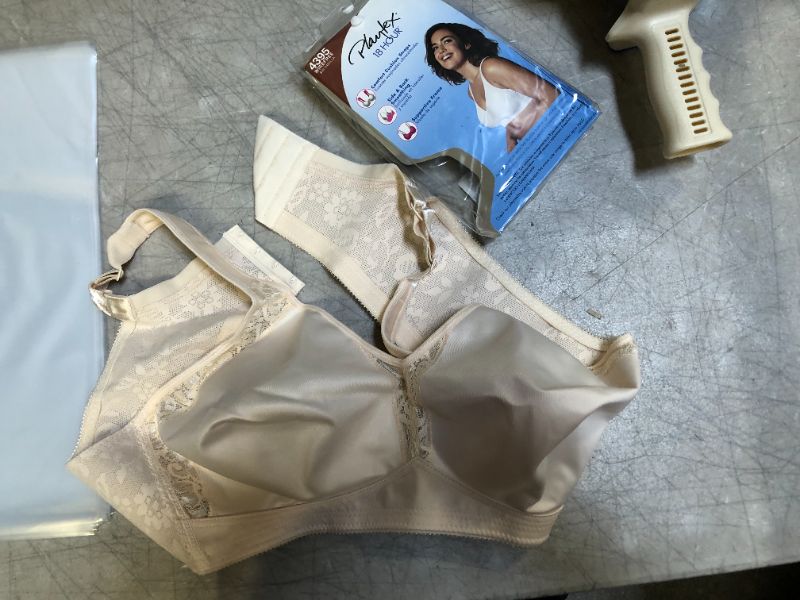 Photo 2 of Playtex® Bra: 18 Hour Seamless ComfortFlex EXP 44C