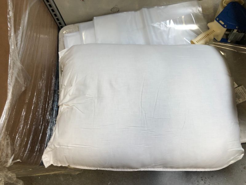 Photo 1 of 4 pk generic pillows 