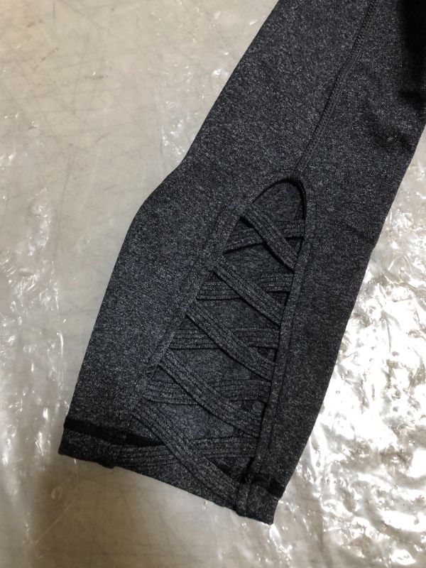 Photo 2 of Women's Capri leggings (dark gray) (detail in the back)
size S