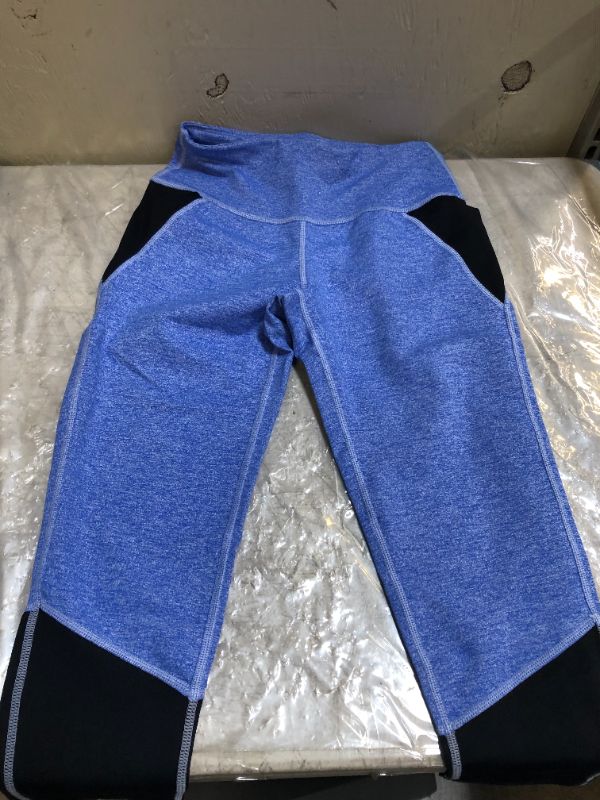 Photo 1 of women's Capri leggings (blue/black)
size S