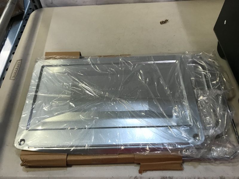 Photo 4 of 8-Slice Extra-Wide Convection Toaster Oven, Stainless Steel DENTS AND SMASHES ON ITEM MAJOR DAMAGES TO PACKAGING 