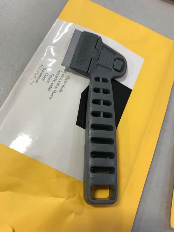 Photo 1 of Amazon Basics Razor Knife 5 PACK
