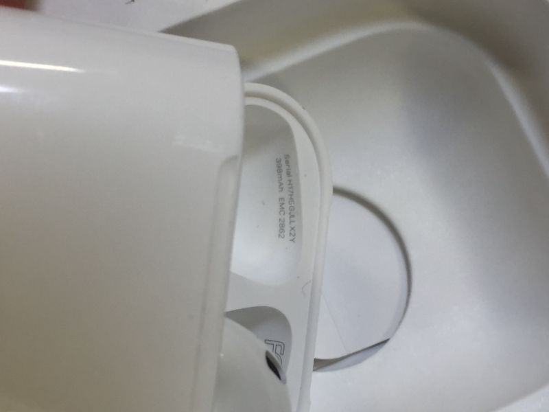 Photo 5 of Apple AirPods (2nd Generation) 