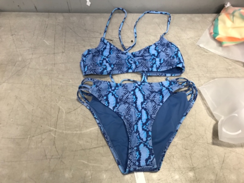 Photo 1 of CUPSHE Women's Blue Bikini (M)