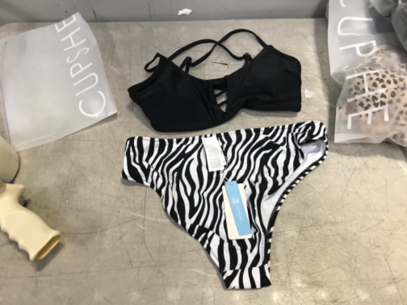 Photo 1 of CUPSHE Women's Black/White Bikini (M)