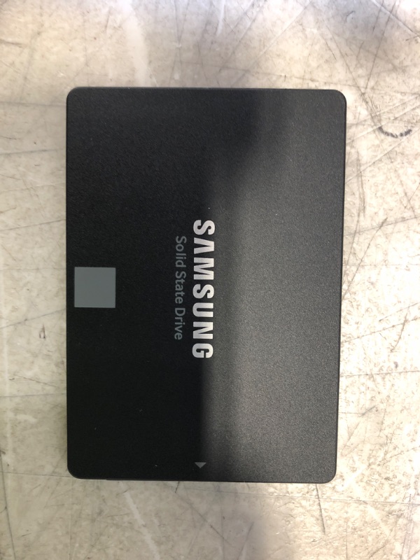 Photo 2 of Samsung 870 EVO 500GB SATA 2.5" Internal Solid State Drive (SSD) (MZ-77E500)
