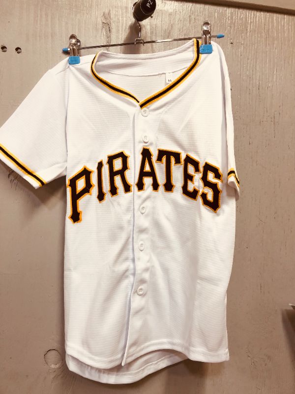 Photo 1 of KIDS PIRATES JERSEY SIZE M