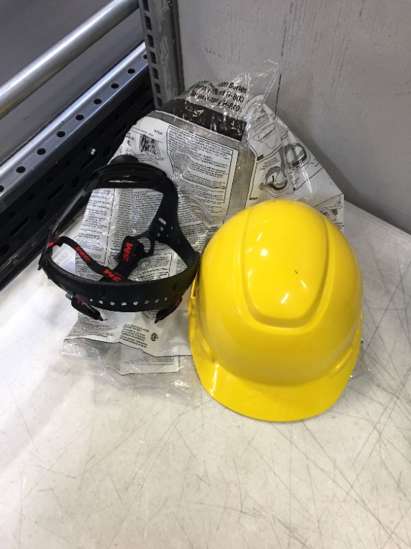 Photo 1 of 3M H702r H-700 Series Hard Hat With 4 Point Ratchet Suspension, Yellow