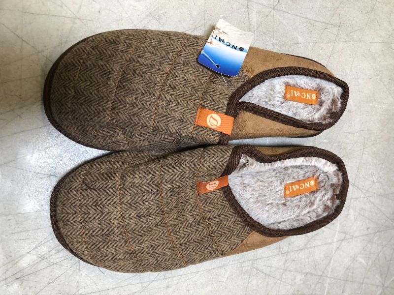 Photo 2 of ONCAI men's slippers w on dark brown size 11