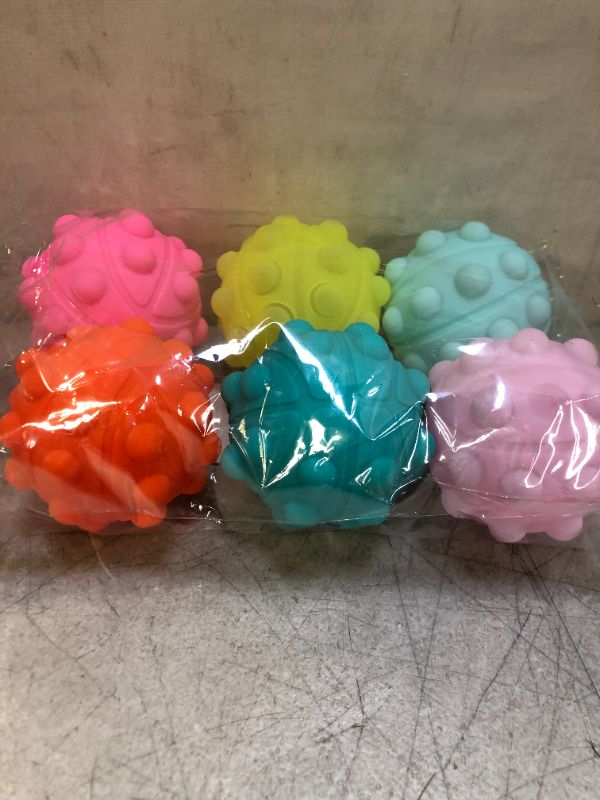 Photo 1 of Bubble Balls Various Color 6 Pack