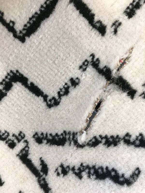 Photo 1 of 7'X10' AREA RUG 