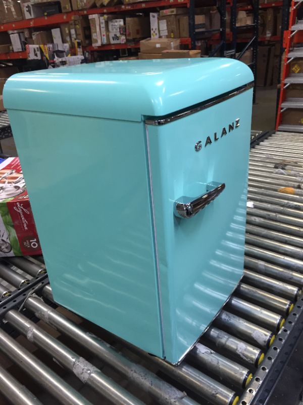 Photo 5 of Galanz GLR25MGNR10 Retro Compact Refrigerator, Mini Fridge with Single Doors, Adjustable Mechanical Thermostat with Chiller, Green, 2.5 Cu Ft
