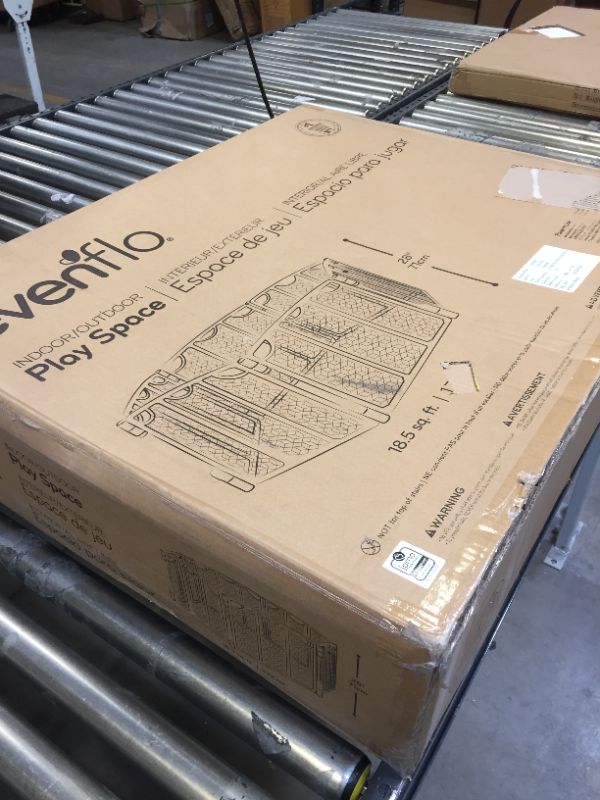 Photo 1 of Evenflo Versatile Play Space (Cream)