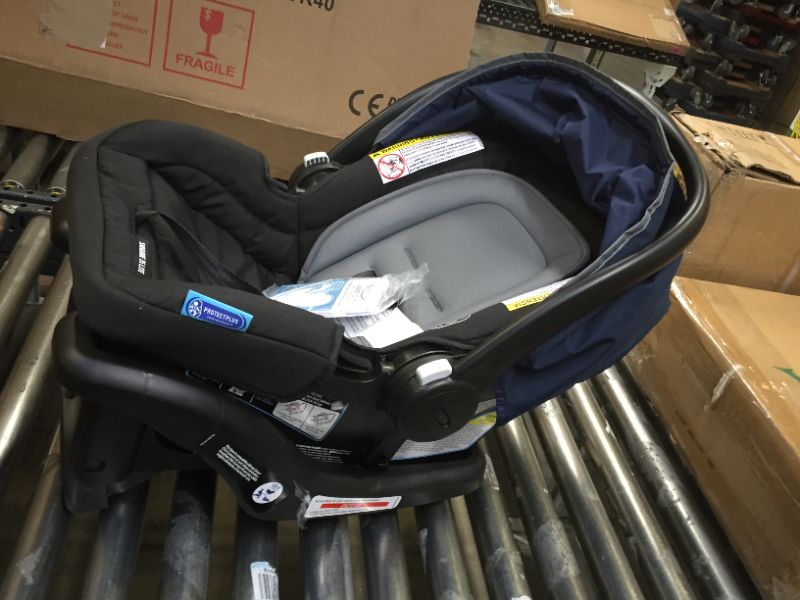 Photo 2 of GRACO SNUGRIDE 35 LITE