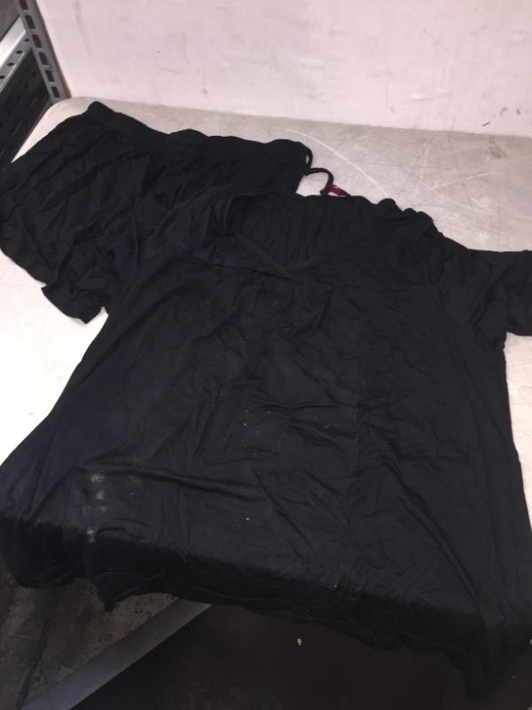 Photo 1 of size small black 2 pcs pj set - dirt on item ( needs washed ) 