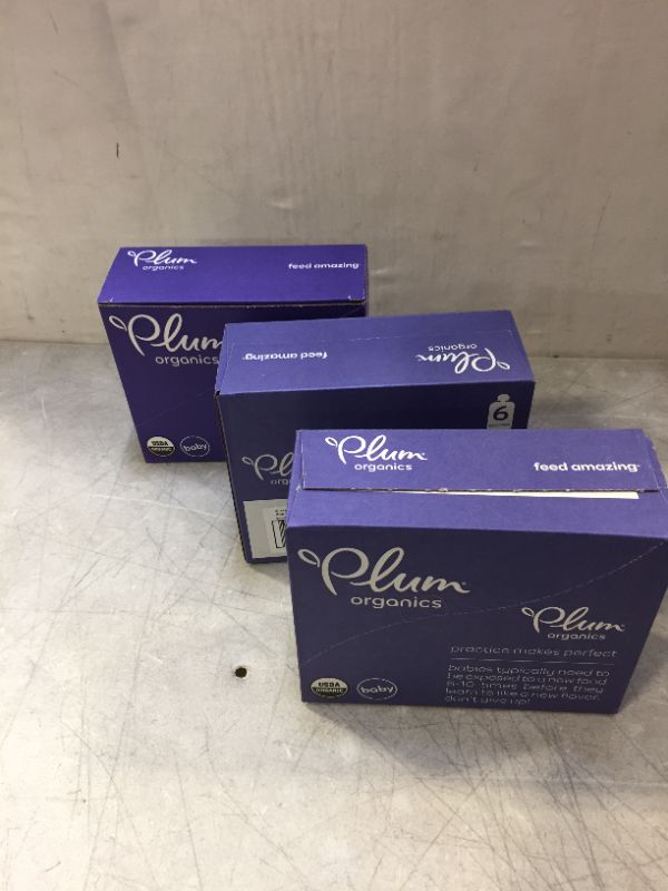 Photo 2 of Plum organics 6 pouches each box ( mango, peach, prunes ) exp - April 03/2022 , April 30/22, March 14,22