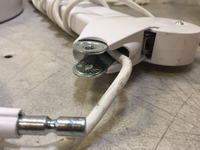 Photo 1 of magnifier lamp --MINOR DAMAGE---