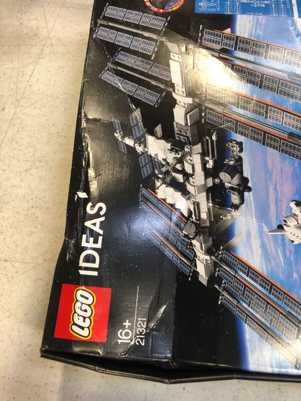 Photo 4 of LEGO Ideas International Space Station