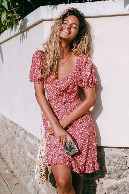 Photo 1 of Alianna Red Ditsy Puff Sleeve Dress. Large
Lainey Halter Neck Backless Dress. Small

