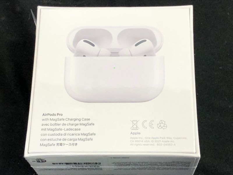 Photo 3 of Apple AirPods Pro
