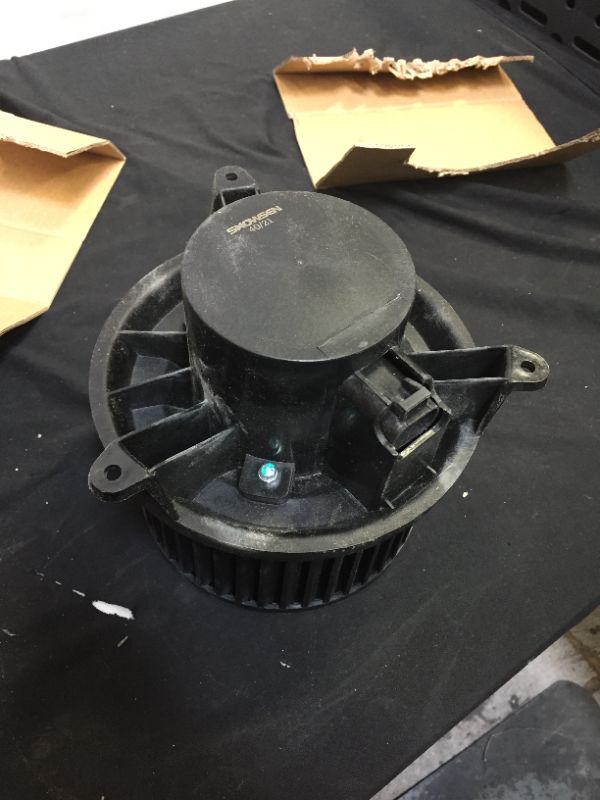 Photo 1 of AUTOMOTIVE BLOWER MOTOR (UNKNOWN VEHICLE FIT)