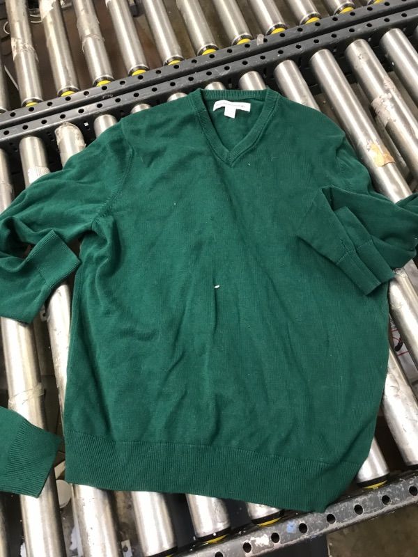 Photo 1 of AMAZON ESSENTIALS L GREEN SWEATER 