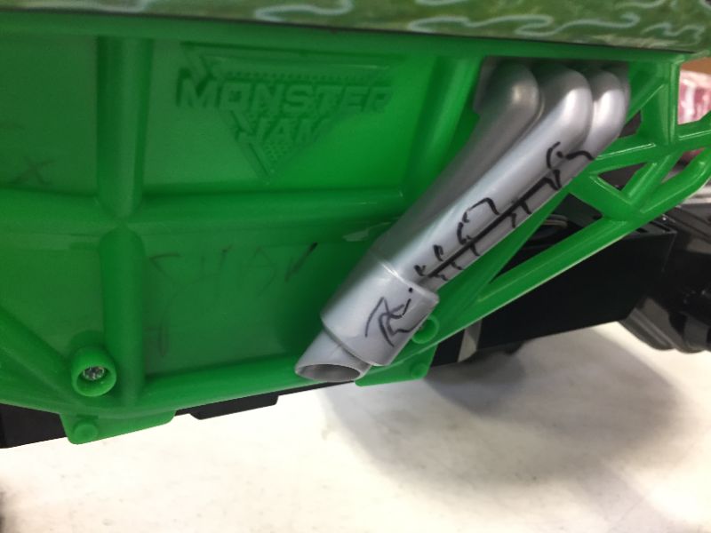 Photo 3 of MONSTER JAM, OFFICIAL MEGA GRAVE DIGGER ALL-TERRAIN- MONSTER TRUCK WITH LIGHTS, 1: 6 SCALE

