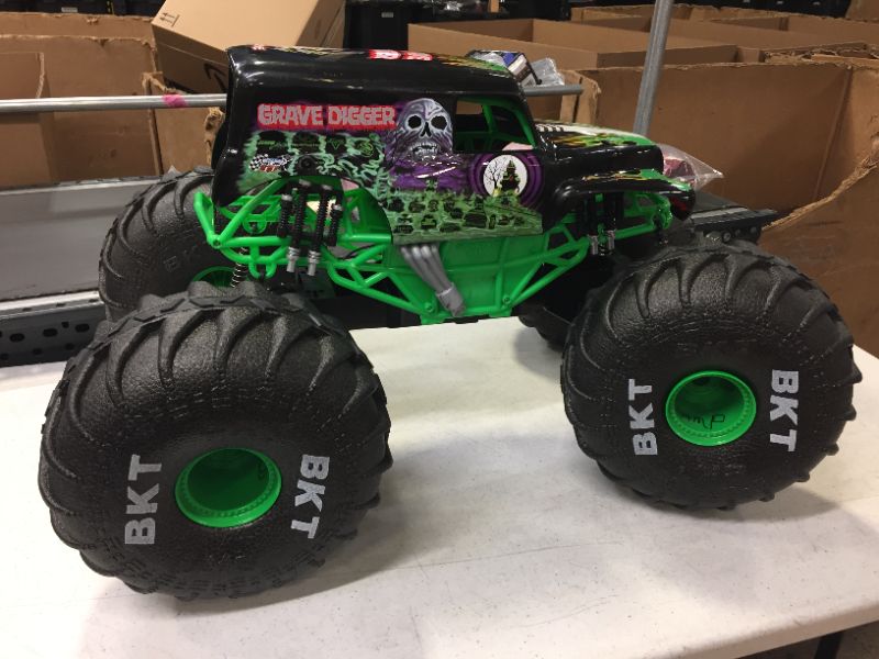 Photo 4 of MONSTER JAM, OFFICIAL MEGA GRAVE DIGGER ALL-TERRAIN- MONSTER TRUCK WITH LIGHTS, 1: 6 SCALE
