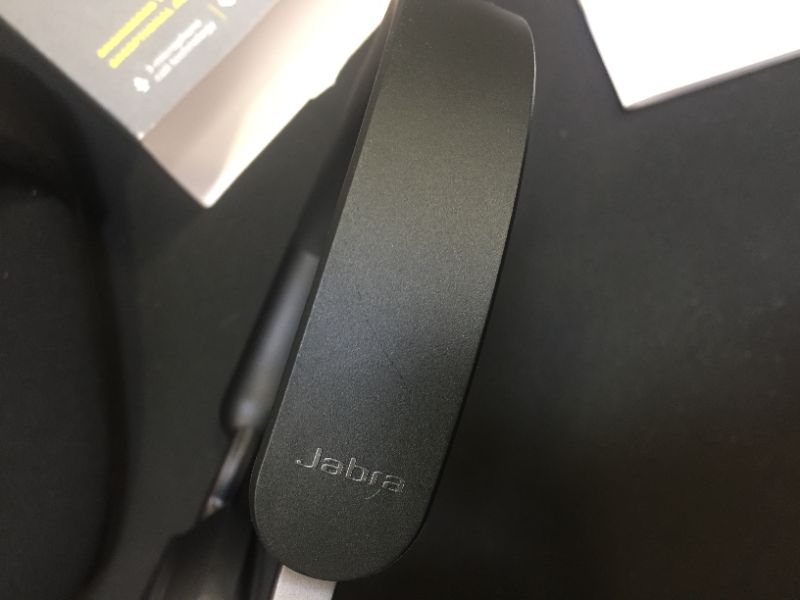 Photo 2 of ***OPEN BOX*** Jabra Evolve2 40 USB-C UC Stereo Headset (tested)
damaged package