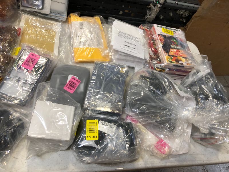 Photo 1 of  Miscellaneous small items ---pack sold as is  