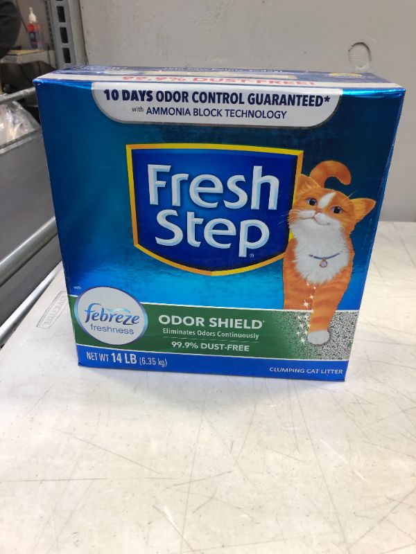 Photo 2 of Fresh Step Scented Litter with The Power of Febreze, Clumping Cat Litter
