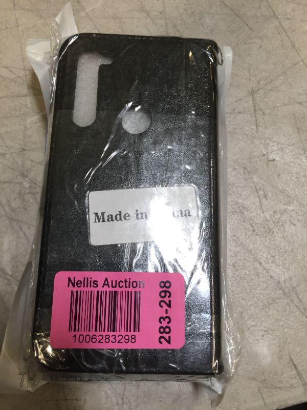 Photo 1 of Various phone cases comes as shown 