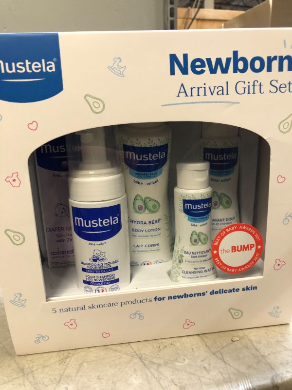 Photo 1 of Mustela Newborn Arrival Gift Set - Baby Skincare & Bath Time Essentials - Natural & Plant Based - 5 Items Set
