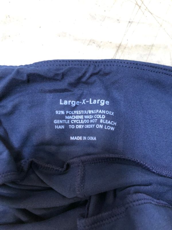 Photo 2 of WOMENS HIGH WAISTED CAPRI LEGGINGS NAVY BLUE
SIZE LARGE/XLARGE