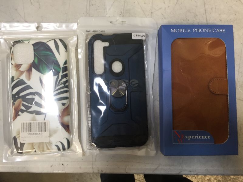 Photo 1 of Various phone cases comes as shown 