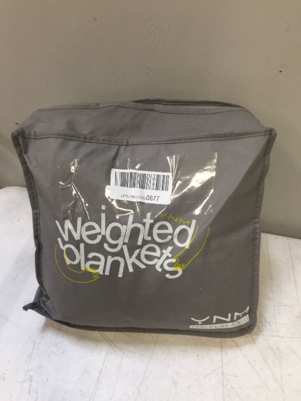 Photo 3 of weighted blanket --ynm brand 